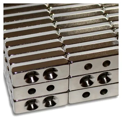 Produktbild von 5 Neodym Quadermagnete 30x10x5 mm mit 2 Senkungen und 4,2 mm Bohrung