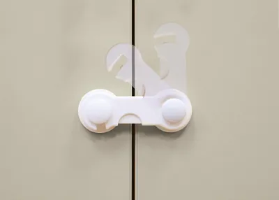 Zdjęcie produktu dla Freeon Cabinet Protector 2 PCs.