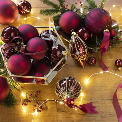 Produktbild von Weihnachtskugeln Glas 8cm mundgeblasen 6er Box - Ochsenblut Matt