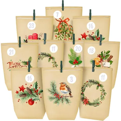 Productafbeelding van Adventskalender om zelf te vullen, voor 2026, met 24 papieren zakjes, gemaakt van kraftpapier, afmetingen 22x16x6 cm, inclusief houten klemmetjes en stickers