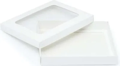 Produktbild von Pudelko Dekorative Geschenkbox Flache weiße Kartonschachtel 195 x 155 x 30 mm Mit Fenster