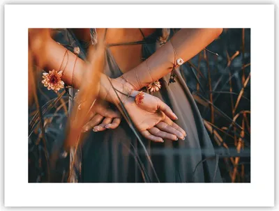 Produktbild von Poster - Poster ohne Rahmen - Frau Hände Wiese - 40x30 cm - Wand Bild - Wanddeko - Wandbilder - Kunstposter - Wandposter - Bilder - Kunstdruck - Wanddekoration - Wandbild - P2XAA40x30-5126
