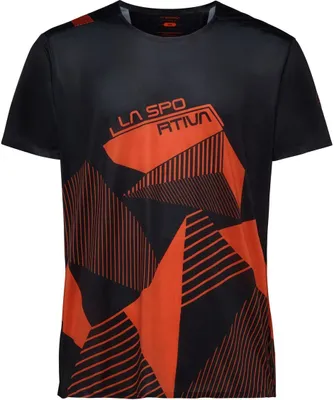 Schwarzes und rotes T-Shirt mit geometrischem Muster; Modell "Comp T-Shirt M" von La Sportiva; geeignet für Klettern.
