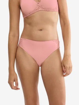 Productafbeelding van Triumph dames string, Tai-model, Red Label Amourette, kleur: kersenroze, maat: 38