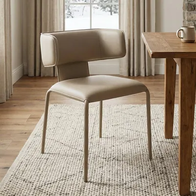 Image de Chaise de salle à manger en cuir avec dossier en forme de C