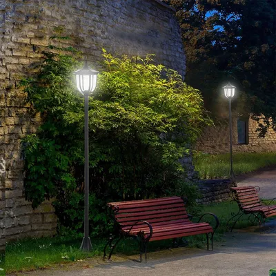 Produktbild von LED Solar Gartenlaterne 30/60 Lumen Kunststoff Stehleuchte Solarlampe für Garten Balkon Ø26,5 x H177cm Schwarz