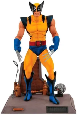 Imagen del producto de Figura Lobezno Traje Amarillo con Diorama Wolverine Marvel Articulada 18 cms