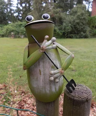 Produktbild von Zaunfigur Zaunhocker Gartendeko arbeitsamer Frosch mit Forke 15,5 cm