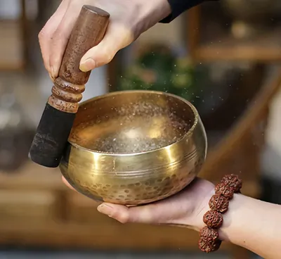 Produktbild von Klangschalen-Set mit Lederklöppel, Meditation und Entspannung