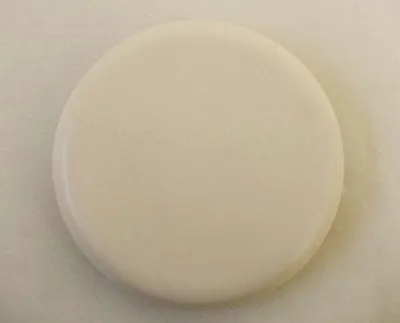 Image de Carreau de nettoyage blanc coquille, couvercle de nettoyage pour poêle en faïence, rond 15 cm