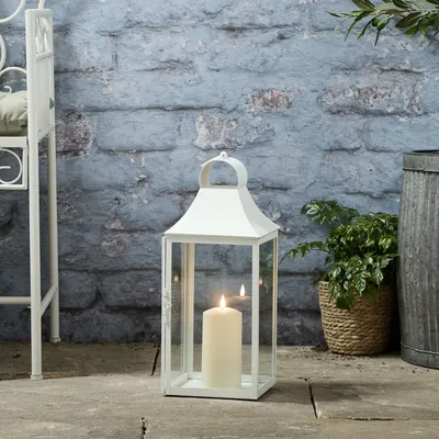 Metall-Lantaarn 45 cm weiß mit LED-Kerze & Timer