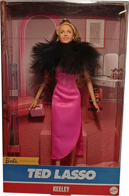 Immagine prodotto di Mattel HJW92 - Barbie - Signature - Bambola con collezione Ted Lasso, Keeley
