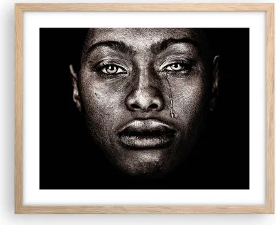 Produktbild von Gerahmtes Poster - Rahmen in heller Eiche - Schwarz Porträt Träne - 50x40 cm - Wand Bild - Wanddeko - Wandbilder - Wandposter - Bilderrahmen - Bilder - Kunstdruck - Wandbild - P2NAA50x40-4239