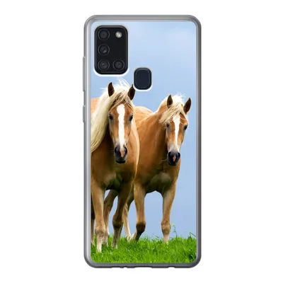 Produktbild von MuchoWow® Handyhülle Schutzhülle Hülle für Samsung Galaxy A21s Pferde - Gras - Luft Silikon Softcase Handy Hülle - Hartschale