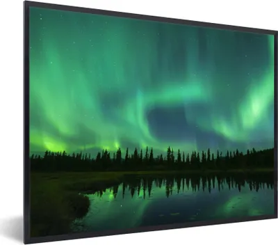 Produktbild von MuchoWow® Gerahmtes Poster Nordlicht - Bäume - Wasser - Alaska 40x30 cm - Poster mit Schwarzem Bilderrahmen Wandposter Rahmen Foto Bilder - Kunstposter - Wanddekorationen