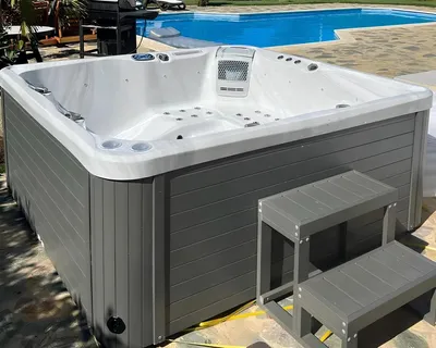 Produktbild von Whirlpool Outdoor Spa Hot Tub Warmwasserbad Whirlwanne Außenwhirlpool 200x200 cm