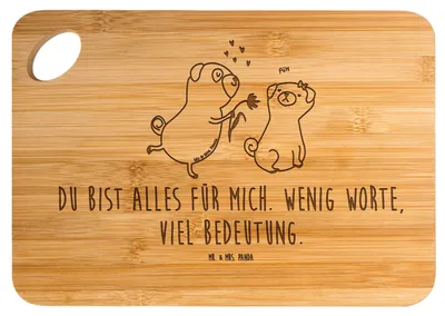 Produktbild von Mr. & Mrs. Panda Holzbrett Mops Verliebt - Transparent - Geschenk, Liebe, Möpse, Schneidebrett, Brett, Sprüche, Frühstücksbrettchen, Hund, Pure, holzschneidebrett