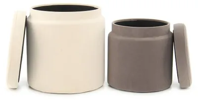 Immagine prodotto di Set di due poggiapiedi rotondi con spazio contenitore, diametro 31,5/36 cm, color avorio e tortora, rivestimento in velluto di poliestere, sedute rimovibili