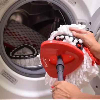 Zdjęcie produktu dla Zestaw mopów Vileda Turbo Easy Wring & Clean z wirówką elektryczną i pedałem nożnym, kolor szary