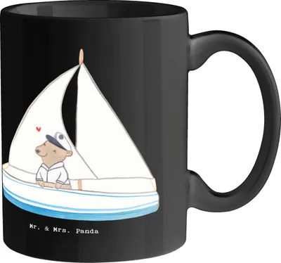Produktbild von Mr. & Mrs. Panda Tasse Segeln Lebenswind - Schwarz - Geschenk, Sportler, Naturgewalten, Becher, Taktik, Pott, Kaffeebecher, Teetasse, Kaffeetasse, Teamsport, Sportart