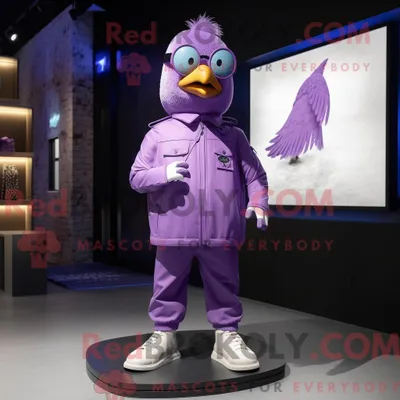 Zdjęcie produktu dla Purple REDBROKOLY Pigeon-maskotdraktfigure w kombinezonie i skoklemmerze