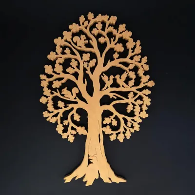 Produktbild von Holzbaum mit Eichhörnchen, Massivholz, Höhe 40 cm