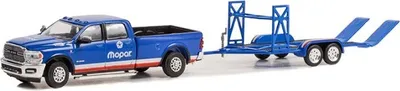 Produktbild von DODGE RAM 2500 LARAMIE 2020 mit MOPAR-Autotransportanhänger unter Blisterverpackung., GREEN32250-D, Maßstab1/64, GREENLIGHT