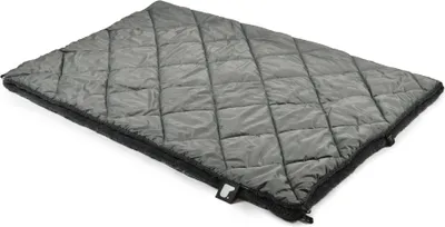 Imagen del producto de Extreme Lounging - b-blanket: Manta doble cara, acolchada y de forro polar tipo "teddy", para uso interior y exterior. Dimensiones: 140x200 cm. Color: gris