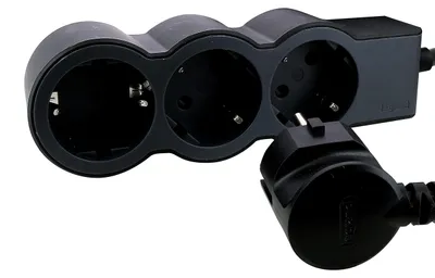 Image de Legrand multiprise plat 3x prise, 1,5 mètre de câble noir 694550