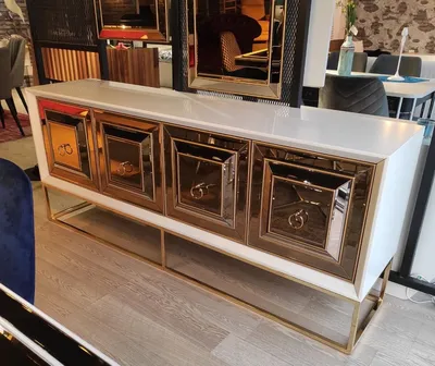Produktbild von Casa Padrino Luxus Sideboard mit 4 verspiegelten Türen Weiß / Gold 208 x 49 x H. 88 cm - Luxus Wohnzimmer Möbel