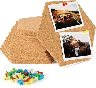 Produktbild von Famanu Korkboard Set 14 Stück - Sechseckige Korkplatten mit Pushpins - Nanoschaumkleber - DIY Wanddekoration