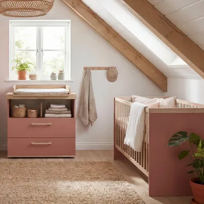 Produktbild von roba Babyzimmer Set „Jimmy“ - 2-teiliges Set mit Kombi-Kinderbett 70 × 140 cm & Wickelkommode - Mitwachsendes Babyzimmer im Skandi-Design - Mauve / Eiche