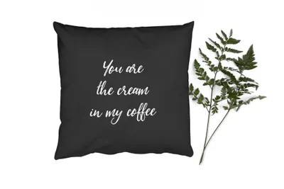 Produktbild von MuchoWow® Zierkissen Sofakissen Wohnzimmer Dekokissen 60x60 cm Sprichwörter - Du bist die Sahne in meinem Kaffee - Zitate - Partner - Sitzfläche - Foto Polster