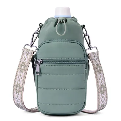Produktbild von Wasserflaschentasche (1,2 l) mit verstellbarem Riemen, ideal zum Umhängen, Wandern und Spazierengehen.