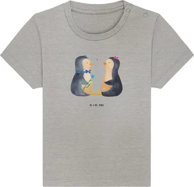 Produktbild von Mr. & Mrs. Panda Babyshirt Pinguin Pärchen 12. - 18. Monat - Heather Grey - Geschenk, Baby Jerseyshirt, Liebe, Kinder T-Shirt, Organic, , Hochzeitstag, Hochzeit