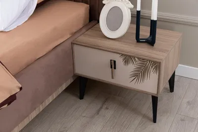 Obrázok produktu pre Béžový nočný stolík Dizajnový nábytok do spálne drevené nočné stolíky