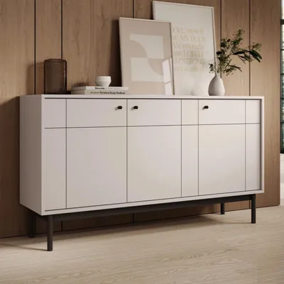 Produktbild von Kommode Sora 154 cm in Cashmere mit schwarzen Metallfüßen