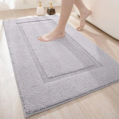 Productafbeelding van Famanu badmat 60 x 110 cm - Antislip, wasbaar, zacht, microvezel, lichtgrijs