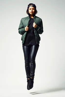 Immagine prodotto di Giacca trapuntata da donna Urban Classics Ladies Diamond Quilt Nylon Jacket, colore oliva - XL