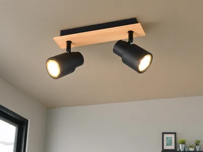 Produktbild von LED Deckenstrahler Lichtspots Deckenleuchte Schwarz mit Holz Flurlampen, B: 31cm