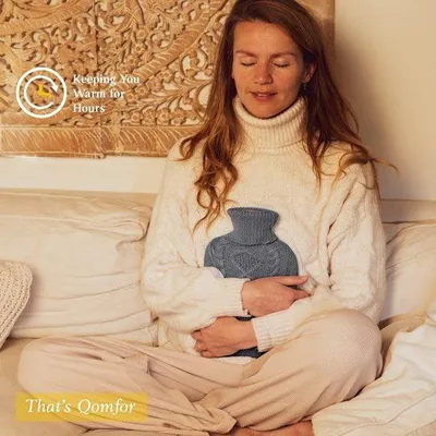 Productafbeelding van Warmwaterkruik - Grijs - 2 L - Met Zachte Gebreide Hoes - Voor Menstruatiecomfort en Ontspanning