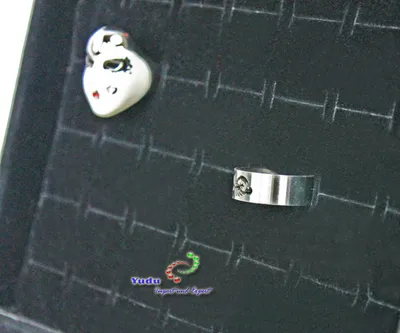 Produktbild von Ringständer Ringaufsteller Ringdisplay Schmuckständer Schlitze schwarz