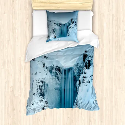 Produktbild von ABAKUHAUS Wasserfall Mantele, Berge mit Schnee, Milbensicher Allergiker geeignet mit Kissenbezügen, 135 cm x 200 cm - 80 x 80 cm, Petrol Blau