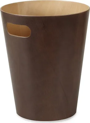 Immagine prodotto di Umbra Cans & Bins Woodrow Mülleimer mit Griff, Abfalleimer, Müllsammler, Papierkorb, Gebeiztes Holz, Espresso, 082780213