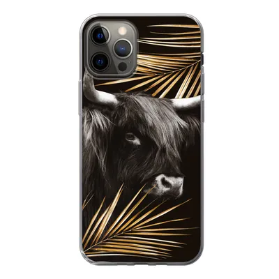 Produktbild von MuchoWow® Handyhülle Schutzhülle Hülle für iPhone 12 Pro Schottischer Highlander - Blätter - Gold Silikon Softcase Handy Hülle - Abdeckung