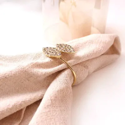 Produktbild von 12 Stück Serviettenringe Rhinestone Serviettenringe Goldene Handgemachte Schnalle Halter Tischdekoration für Hochzeitsdinner Feier