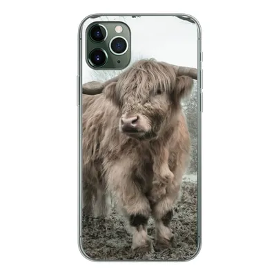 Produktbild von MuchoWow® Handyhülle Schutzhülle Hülle für iPhone 11 Pro Max Schottische Highlander - Natur - Herbst - Tiere - Wildtiere - Wald Silikon Softcase Handy Hülle - Schutz