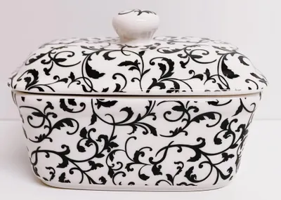 Produktbild von Elzusha – Elegante Butterdose aus feinem Porzellan mit Deckel