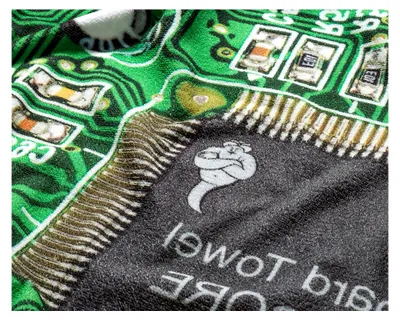 Produktbild von Handtuch mit Geek-Motherboard-Druck