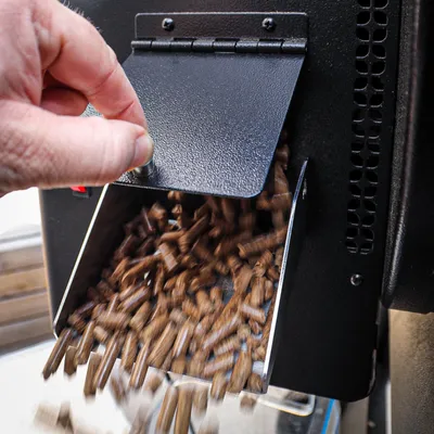 Image de Goulotte à pellets en acier inoxydable | Trémie à pellets - magnétique - la mise à niveau pour les barbecues à pellets Traeger